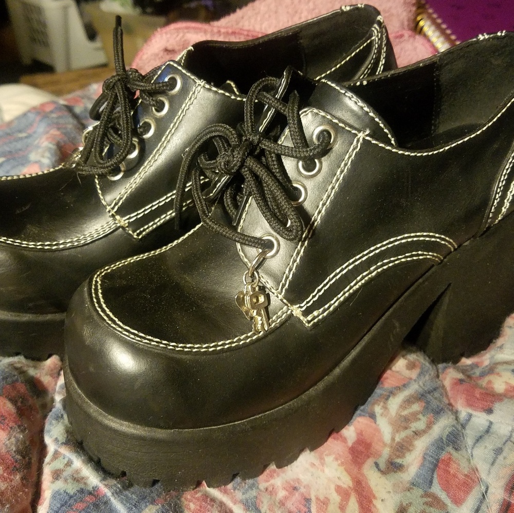 Voltage Shoes
